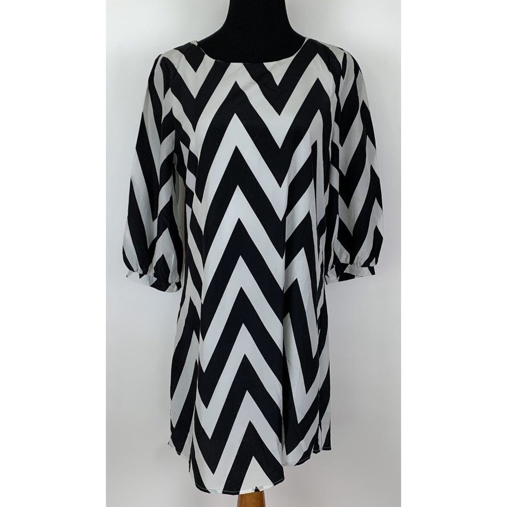 Lulu's Womens Sz M Continental Shift Black White Chevron Shift Dress 3/4 Sleeves
